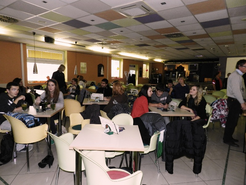 Fotogaléria Bowlingový turnaj stredných škôl (18.11.2011) (21) Bowlingový turnaj stredných škôl (18.11.2011)