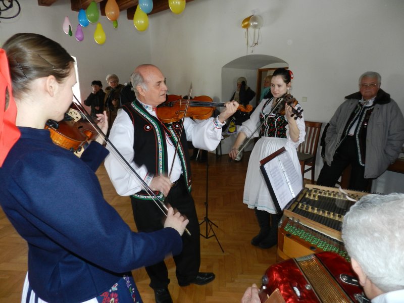 Fotogaléria Fašiangy v Šimonovanoch a vo Veľkých Bieliciach (18.2.2012) (29) Fašiangy v Šimonovanoch a vo Veľkých Bieliciach (18.2.2012)