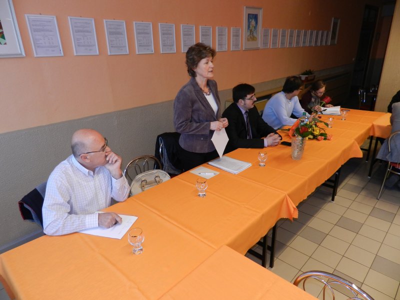 Fotogaléria Marcové verejné stretnutie primátora s obyvateľmi mestskej časti Luhy II (19.3.2012) (8) Marcové verejné stretnutie primátora s obyvateľmi mestskej časti Luhy II (19.3.2012)
