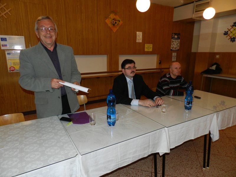 Fotogaléria Marcové verejné stretnutie primátora s obyvateľmi mestskej časti Luhy I (26.3.2012) (8) Marcové verejné stretnutie primátora s obyvateľmi mestskej časti Luhy I (26.3.2012)