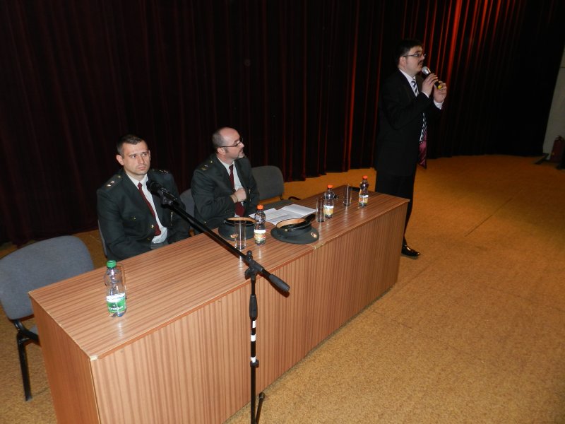 Fotogaléria Verejné zhromaždenie občanov k bezpečnostnej situácii v meste (28.3.2012) (6) Verejné zhromaždenie občanov k bezpečnostnej situácii v meste (28.3.2012)