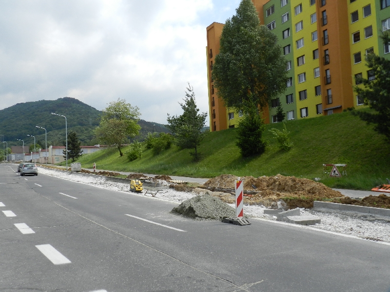 Fotogaléria Rozšírenie Malinovského ulice o odstavný pruh - májový kontrolný deň (17.5.2012) (6) Rozšírenie Malinovského ulice o odstavný pruh - májový kontrolný deň (17.5.2012)