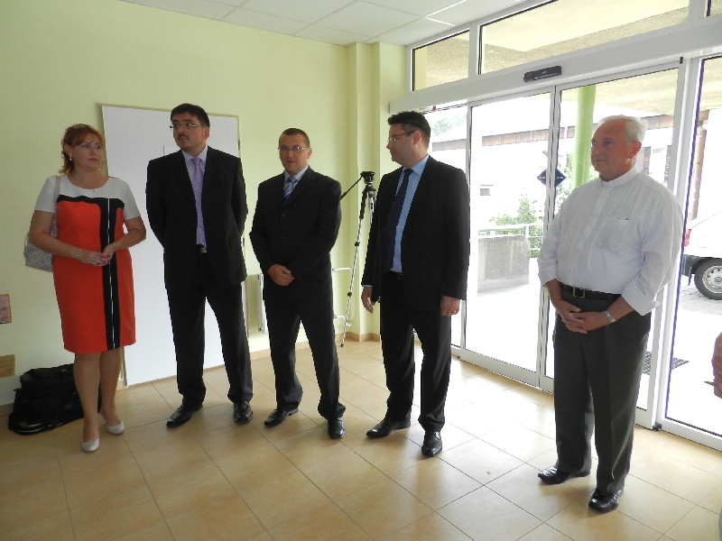 Fotogaléria Zrekonštruovaný centrálny príjem v NsP Partizánske - slávnostné pevzatie do užívania (28.6.2012) (14) Zrekonštruovaný centrálny príjem v NsP Partizánske - slávnostné pevzatie do užívania (28.6.2012)