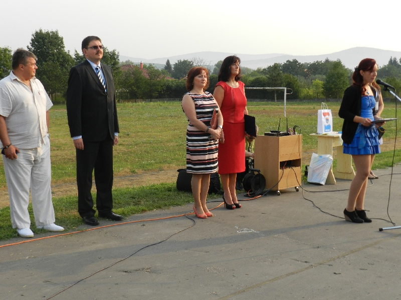 Fotogaléria Otvorenie nového školského roku v ZŠ Malinovského na Šípku (3.9.2012) (9) Otvorenie nového školského roku v ZŠ Malinovského na Šípku (3.9.2012)