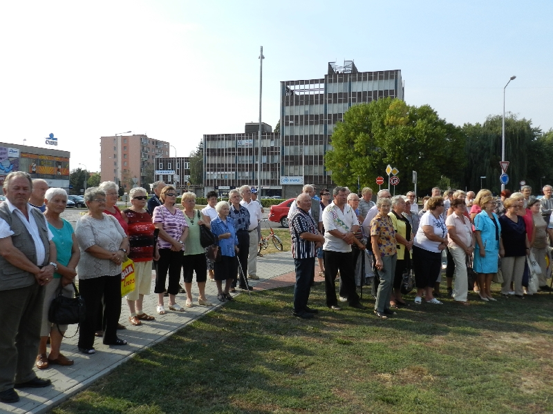Fotogaléria Znovuodhalenie sochy T. Baťu (12.9.2012) (16) Znovuodhalenie sochy T. Baťu (12.9.2012)
