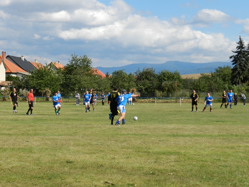 Fotogaléria 3. ročník Futbalového turnaja starých pánov v Návojovciach (15.9.2012) (22) 3. ročník Futbalového turnaja starých pánov v Návojovciach (15.9.2012)