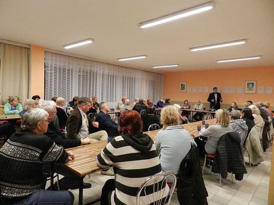 Fotogaléria Októbrové verejné stretnutie primátora s obyvateľmi Luhov II (27.10.2014) (6) Októbrové verejné stretnutie primátora s obyvateľmi Luhov II (27.10.2014)