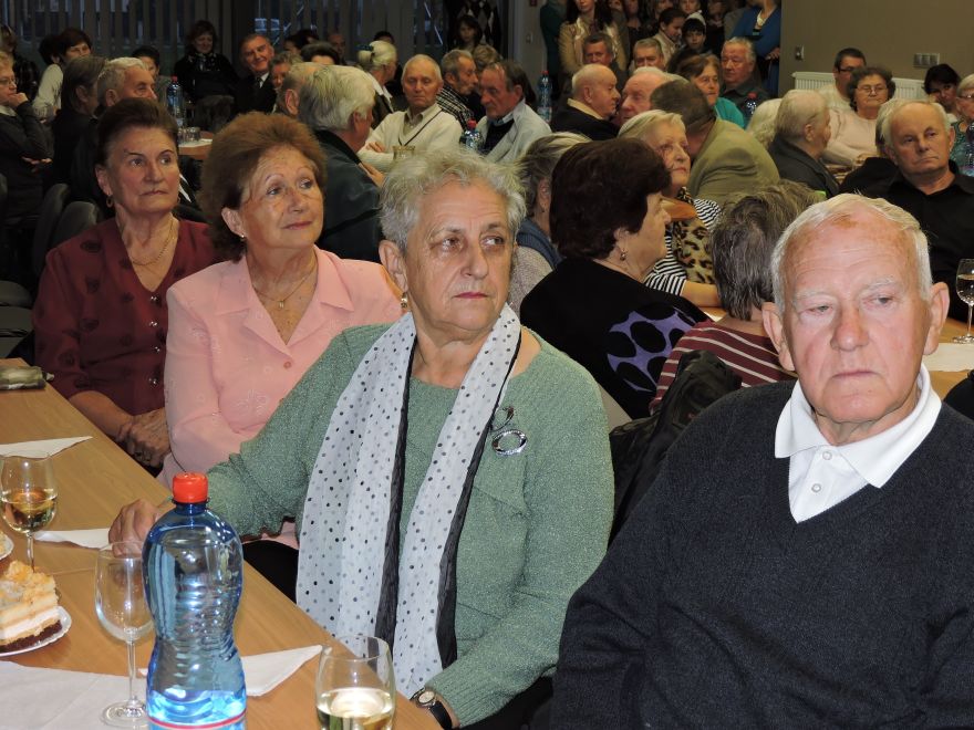 Fotogaléria Posedenie so seniormi vo Veľkých Bieliciach (6.11.2014) (24) Posedenie so seniormi vo Veľkých Bieliciach (6.11.2014)