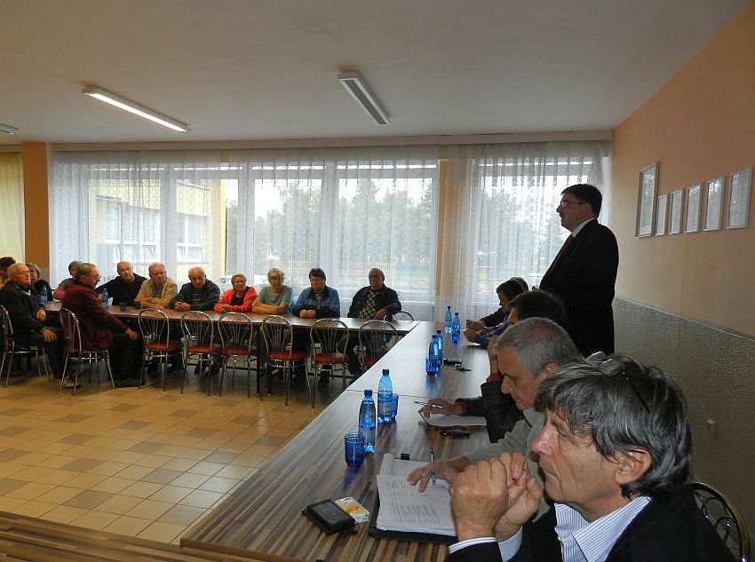 Fotogaléria Jesenné verejné stretnutia primátora s obyvateľmi Luhov II, Centra a Luhov I (5.-7.10.2015) (13) Jesenné verejné stretnutia primátora s obyvateľmi Luhov II, Centra a Luhov I (5.-7.10.2015)