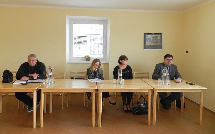 Fotogaléria Jarné verejné stretnutia primátora s obyvateľmi Návojoviec, Malých a Veľkých Bielic (11.-13.4.2016) (17) Jarné verejné stretnutia primátora s obyvateľmi Návojoviec, Malých a Veľkých Bielic (11.-13.4.2016)