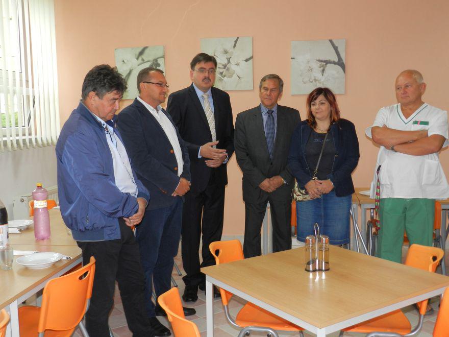 Fotogaléria Slávnostné otvorenie zrekonštruovanej nemocničnej kuchyne (22.8.2016) (8) Slávnostné otvorenie zrekonštruovanej nemocničnej kuchyne (22.8.2016)