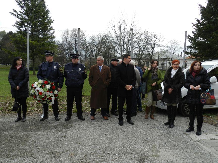 Fotogaléria Pietna spomienka pri príležitosti 98. výročia ukončenia 1. svetovej vojny (11.11.2016) (12) Pietna spomienka pri príležitosti 98. výročia ukončenia 1. svetovej vojny (11.11.2016)