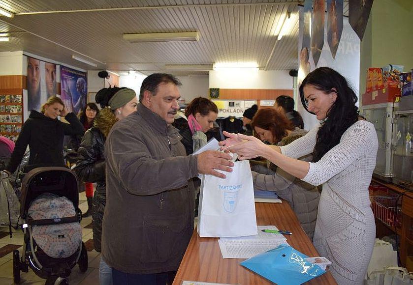 Fotogaléria Predvianočné stretnutie primátora a najmladšími Partizánčanmi (1.12.2016) (27) Predvianočné stretnutie primátora a najmladšími Partizánčanmi (1.12.2016)